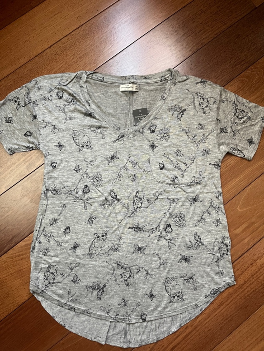 NWT Abercrombie Critter Print Top